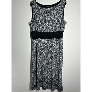 True Envy Sleeveless Classy Dress Sz 20W Below Knee Black & White